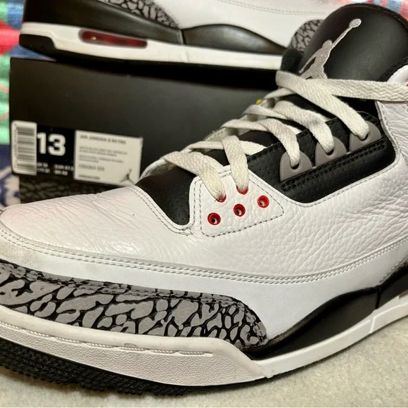 Size 13 nike air Jordan 3 infared 23 136064-123
